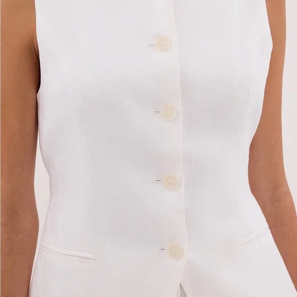 Dissh White Sleeveless Linen Vest - Picture 5 of 6